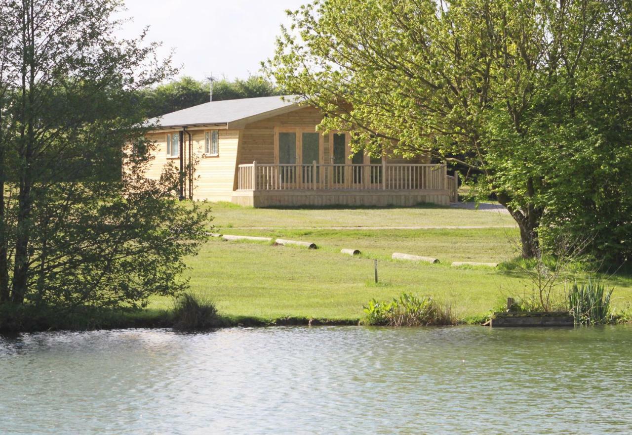 Woodpecker Lodge - Brook Meadow - Sleeps 4 Plus 2 - No Pets มาร์เก็ตฮาร์เบรอ ภายนอก รูปภาพ